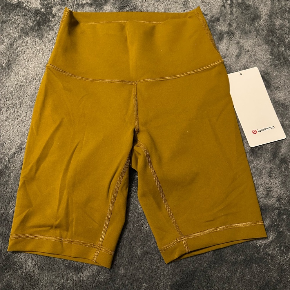 Brand New Lululemon Wunder Train 8” Shorts - Size 4